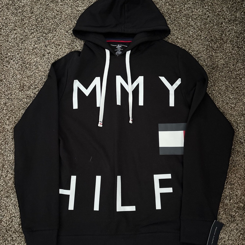 Tommy Hilfieger sweater